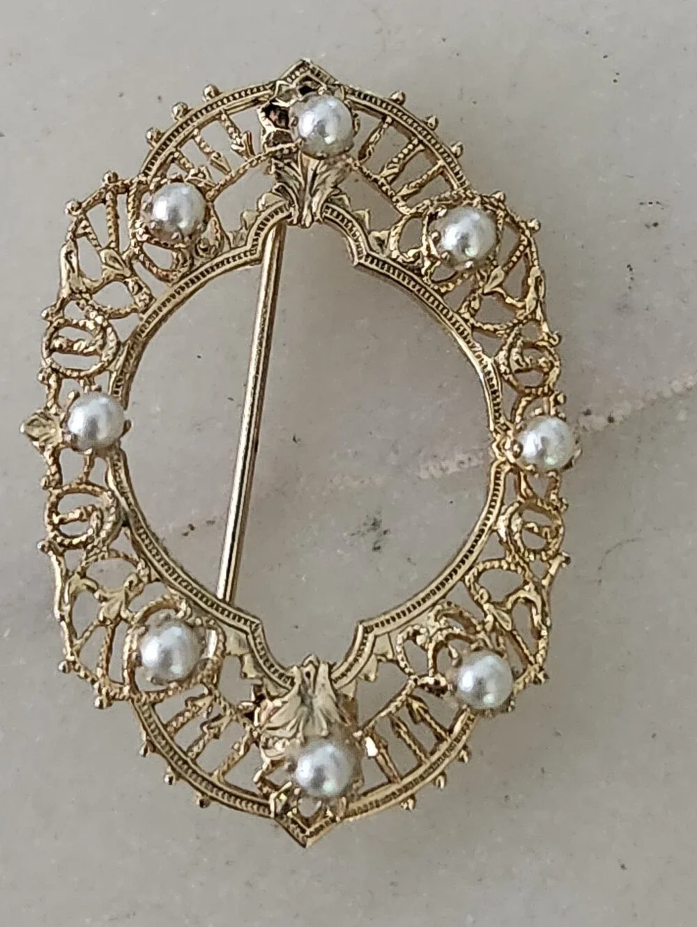 Vintage Gold Tone Oval Filigree Faux Pearl Accent Brooch